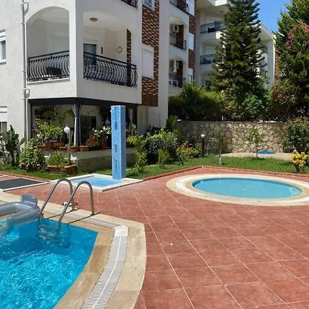 Apartamento Side'de Havuzlu Daire Side