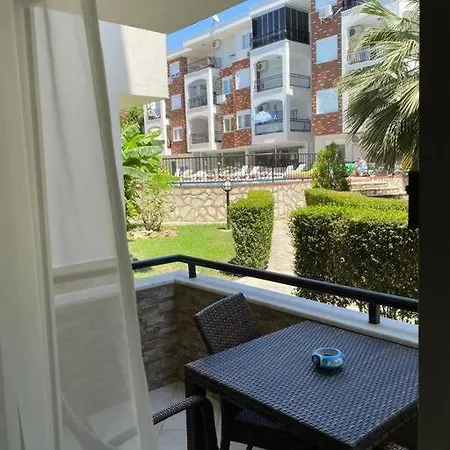 Side'de Havuzlu Daire Apartamento