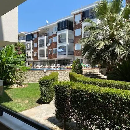 Side'de Havuzlu Daire Apartman *
